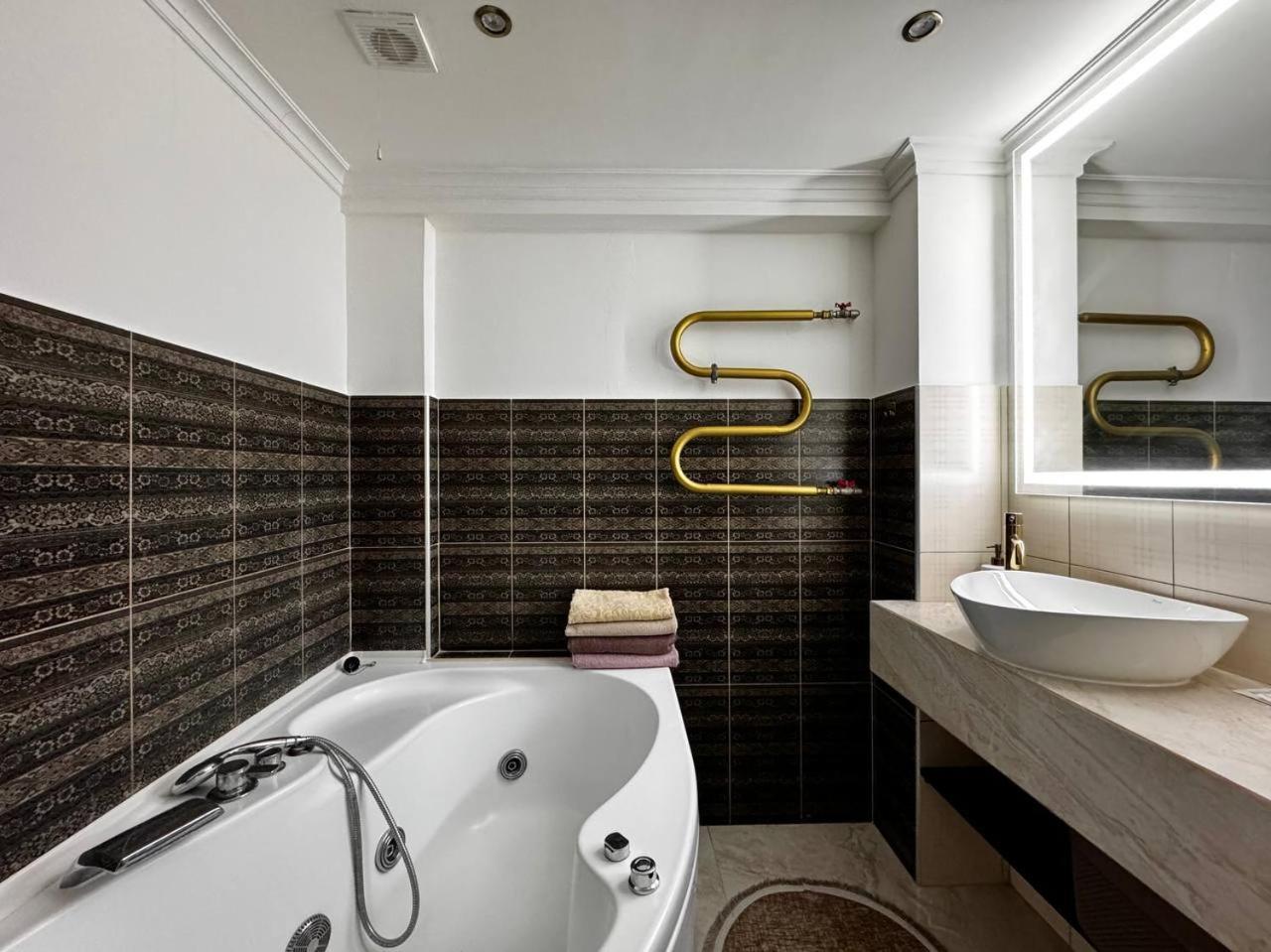 Deribasivska 10 Luxury Apartment Odessa Eksteriør billede