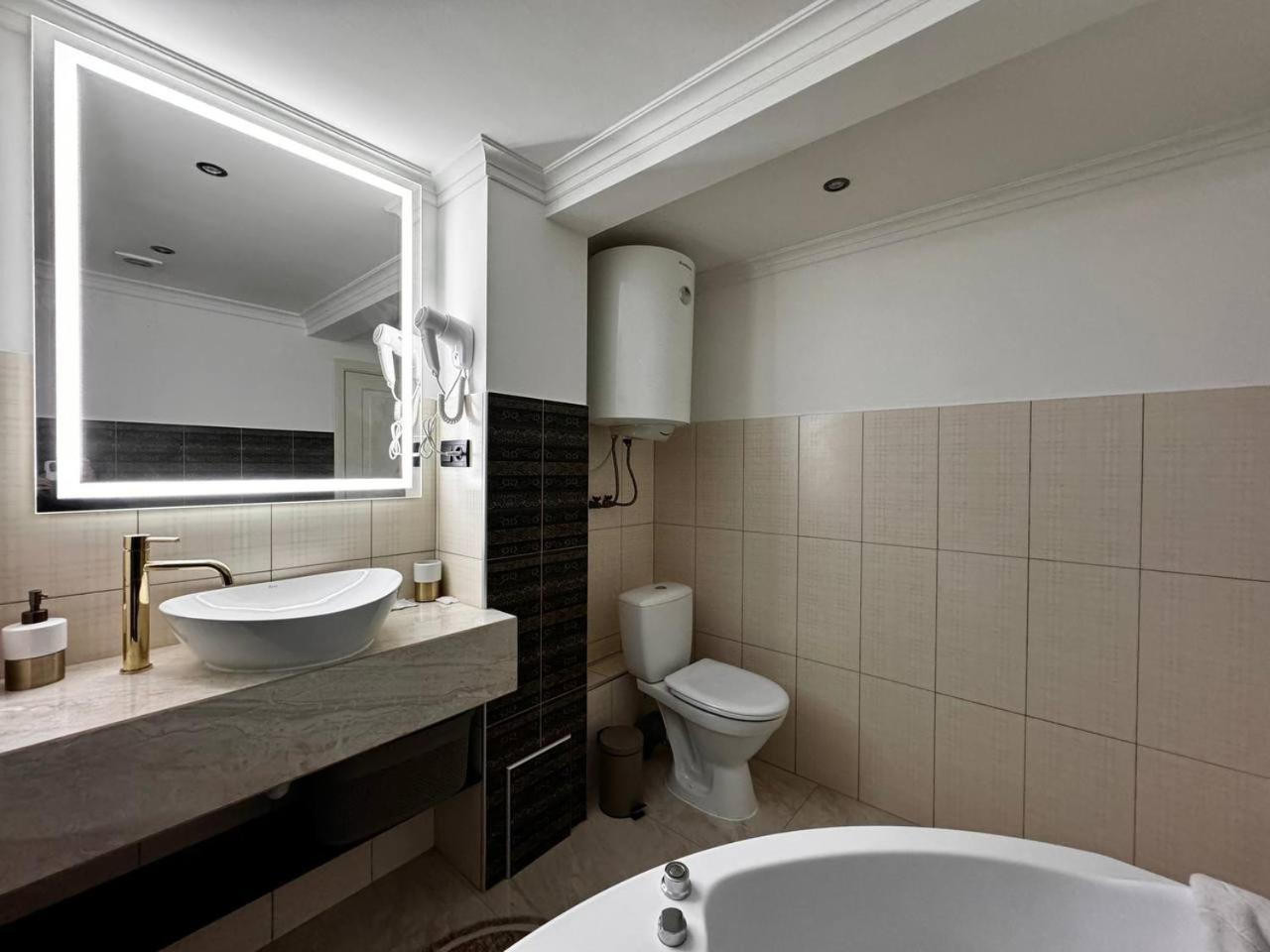 Deribasivska 10 Luxury Apartment Odessa Eksteriør billede